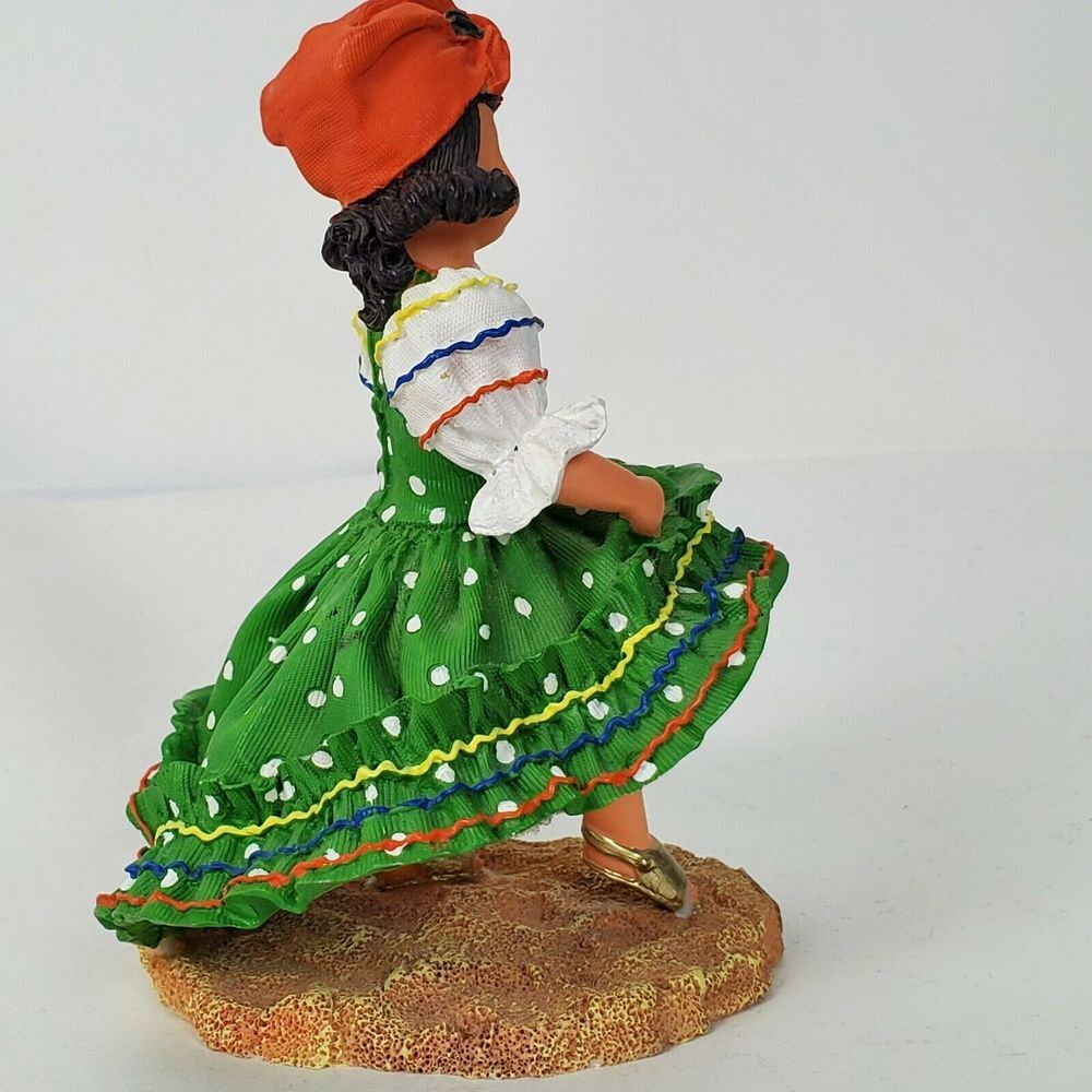 Madame Alexander Brazil 2000 Collectible Ceramic Figurine #573 - Picture 4 of 8